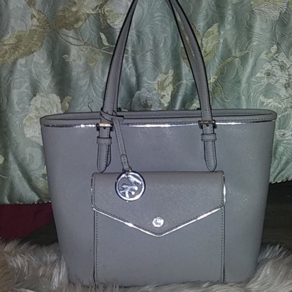authentic mk purse - Picture 1 of 2
